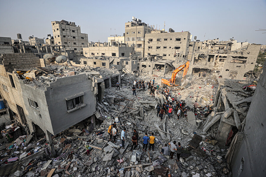 İsrail saldırılarından Gazze Şeridi'ndeki konutların yarısı zarar görürken, bunlardan yaklaşık 30 bini tamamen yıkıldı.