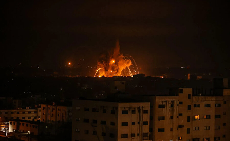 İsrail'in yoğun bombardıman altında tuttuğu Gazze.