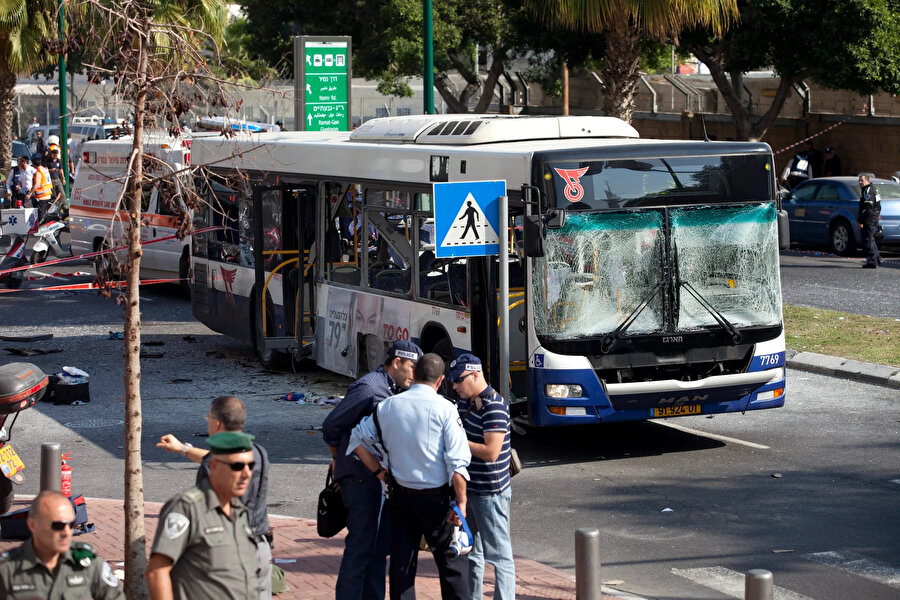 21 Kasım’da Tel Aviv’de bombalanan otobüs.