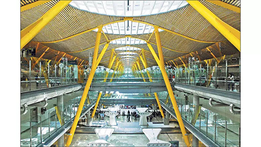 Barajas Havalimanı Terminal, 4 Madrid.
