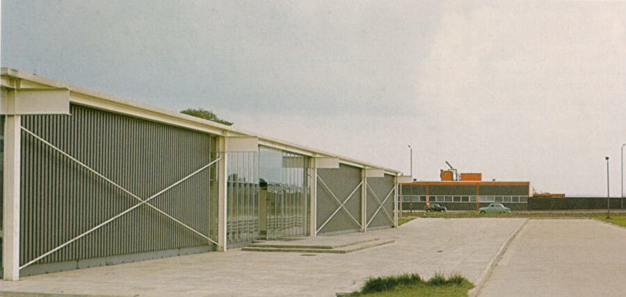 Team 4'ün tasarladığı Reliance Controls Fabrikası, Swindon, Birleşik Krallık (1967).