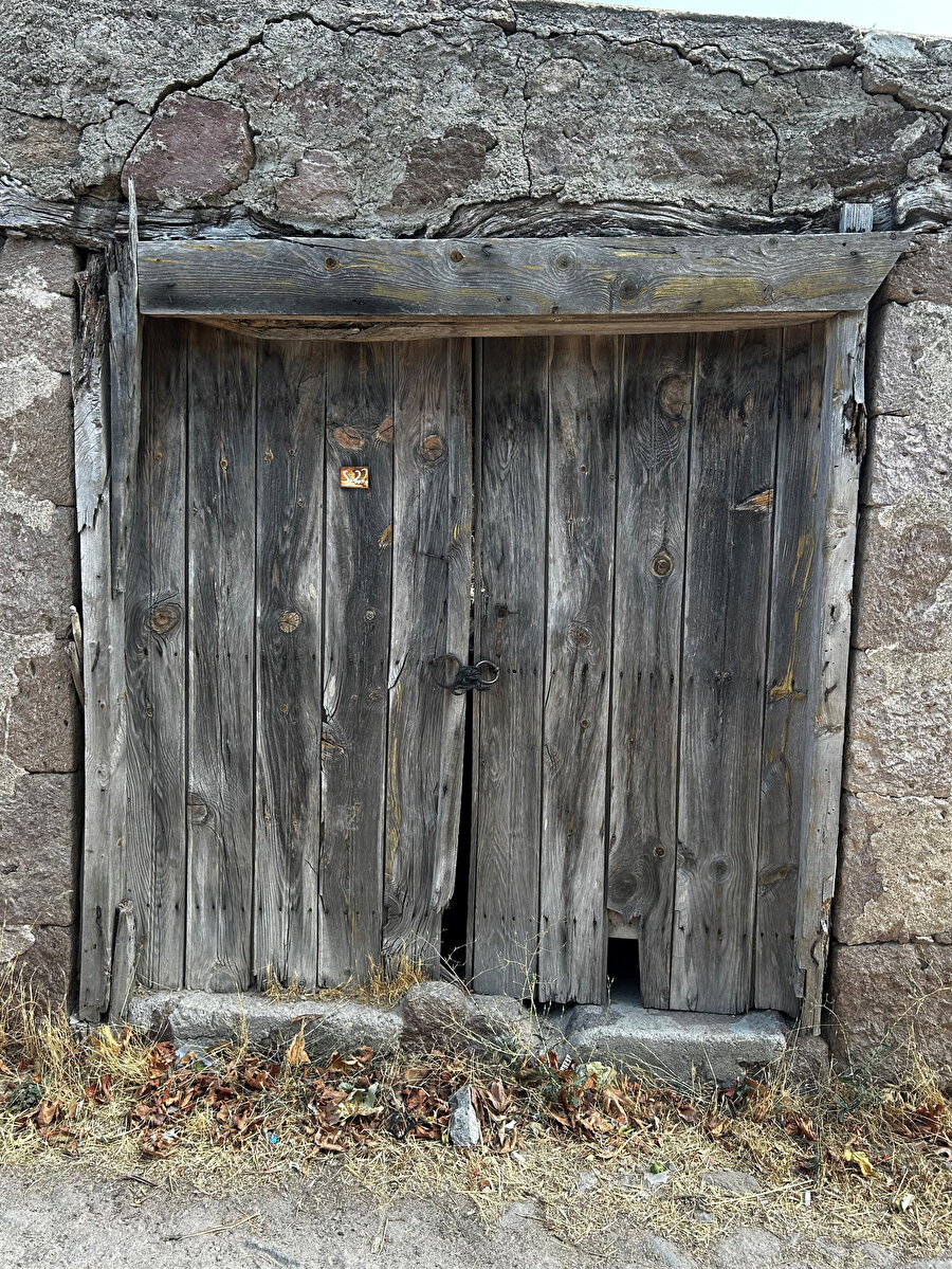 Eski kapı örneklerinden biri. Fotoğraf: Birsen Uzun Aydın 