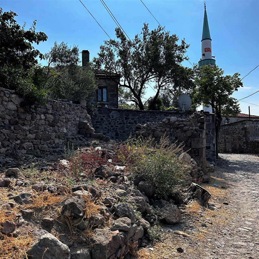 Büyükhusun Köyü’nün camisi. Fotoğraf: Birsen Uzun Aydın 