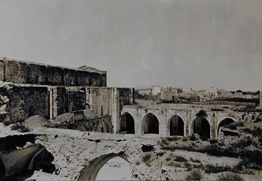 Gazze Ulu Camii'nin 1926'daki onarımından önceki görünüşü.