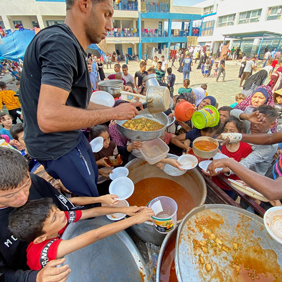 İsrail ablukası altındaki Gazze'de açlık 'savaş silahı' olarak kullanılıyor.
