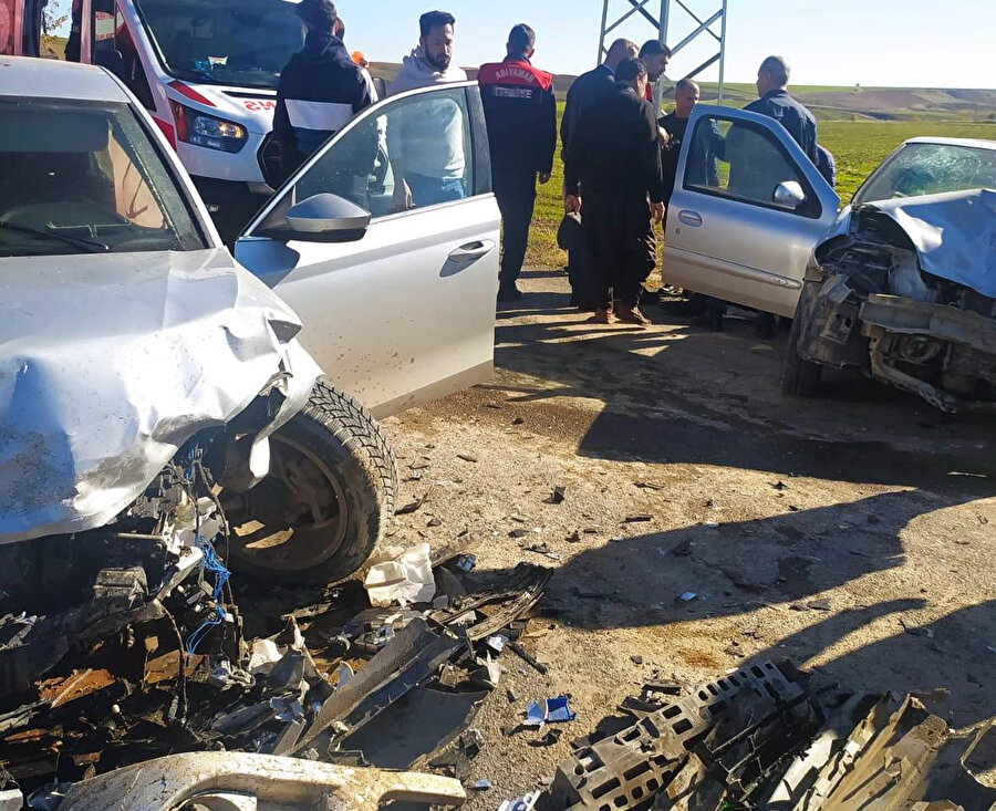 Adıyaman'da otomobiller çarpıştı; 1 ölü, 3 yaralı
