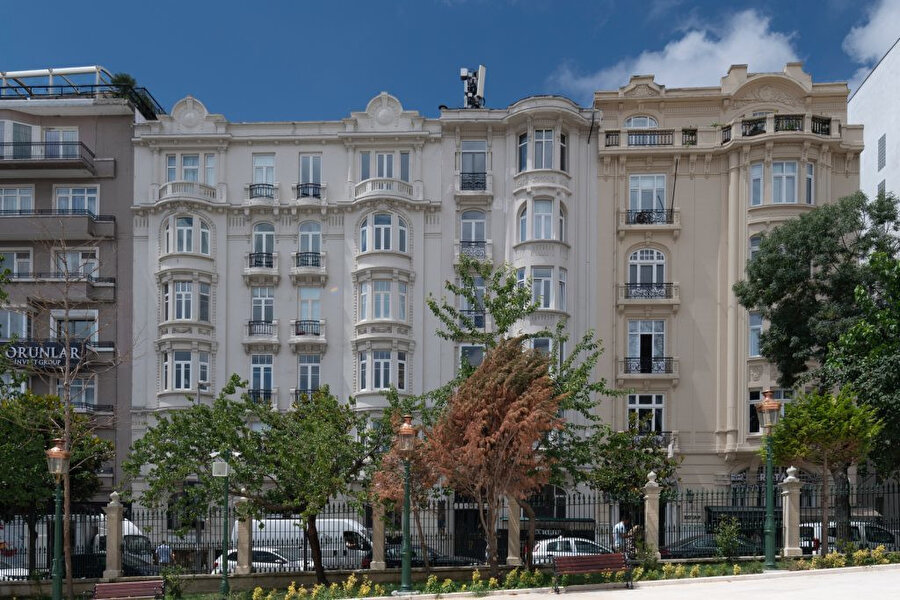 Nişantaşı apartmanları, Kaynak: Şişli Gezi Rehberi. 