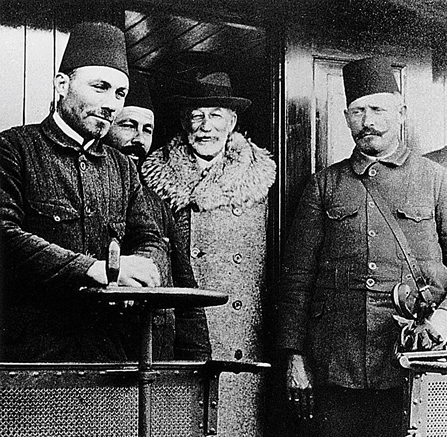 Baron Edmund Rothschild 1914’te Filistin’i ziyaret ediyor.