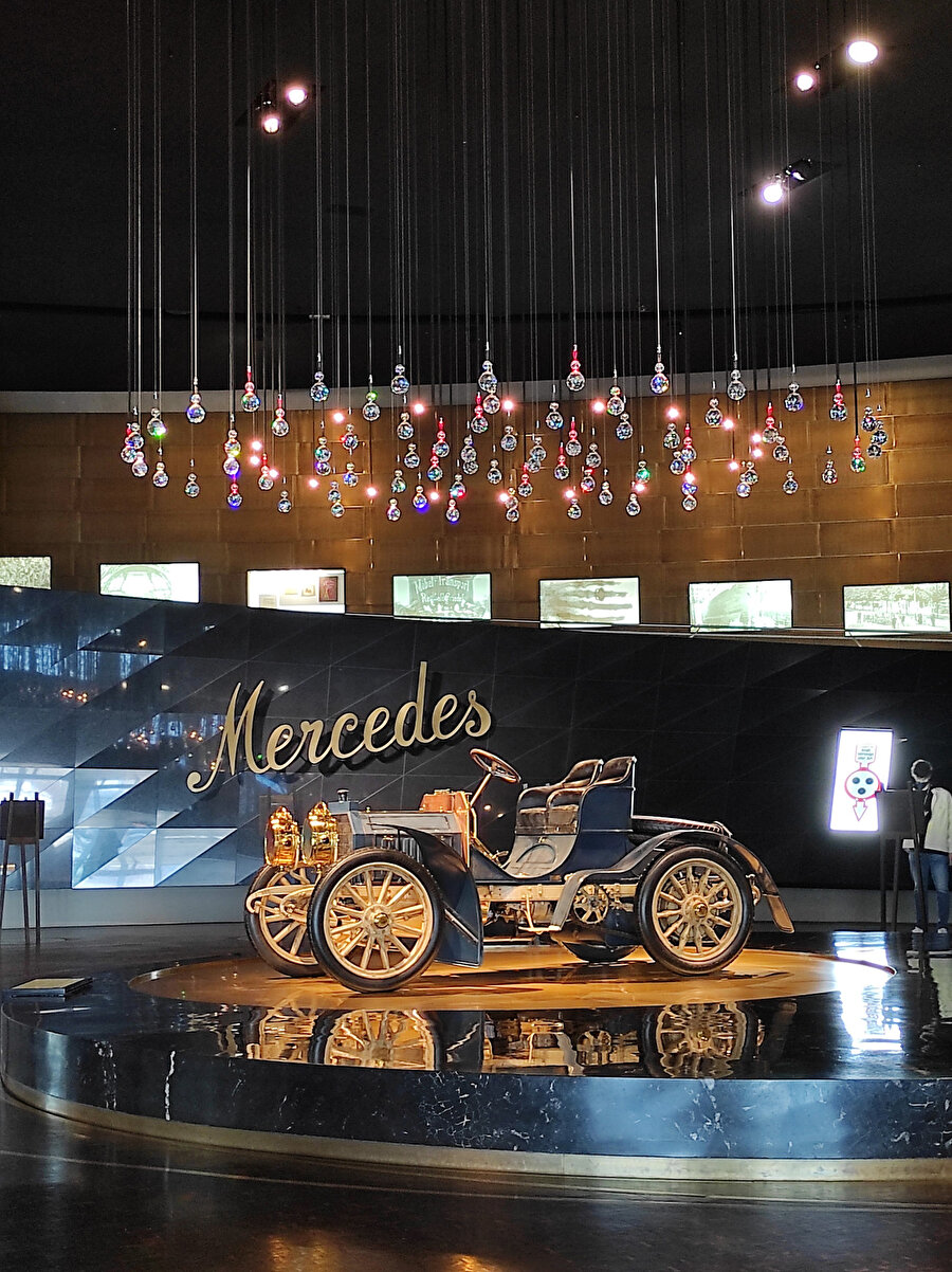 Müze ilk kez Mercedes-Benz ticari araçlarının 125 yılı aşkın tarihini de belgeliyor.