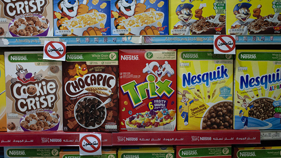 Çikolatadan kahveye, bebek mamasından hayvan mamasına 2 binden fazla alt markası bulunan Nestle de boykot listesinde bulunuyor.