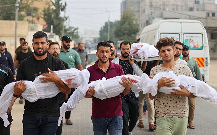 Gazze’deki ölü sayısı 22 bini aşarken, bu rakamın yarısına yakını çocuklardan oluşuyor.