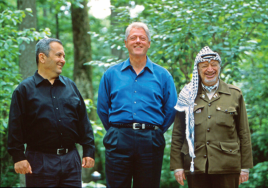 Ehud Barak, Bill Clinton, 2000 yılında Camp David’de.