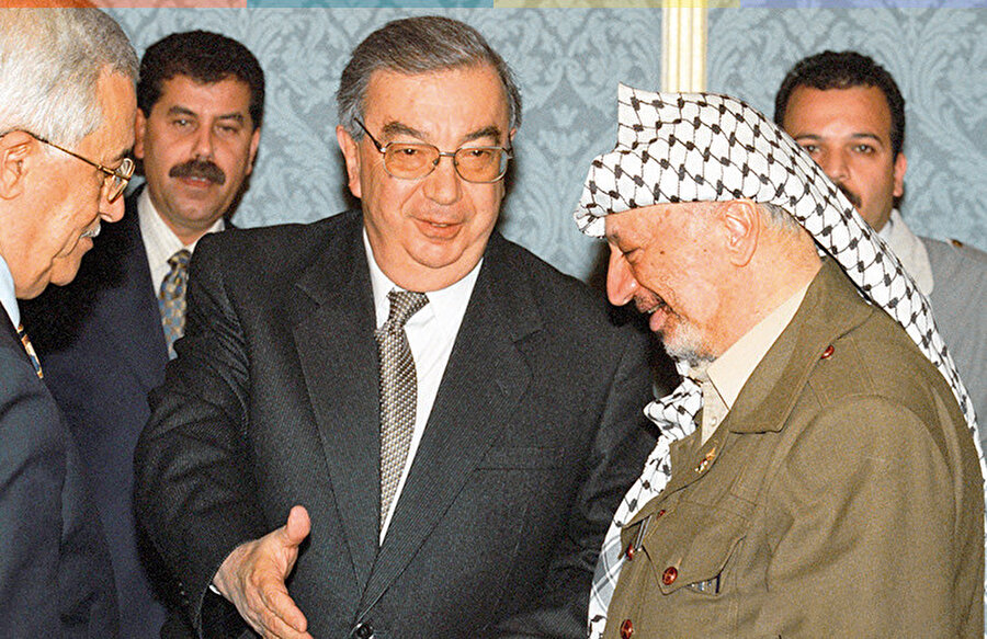 Yevgeni Primakov ve Yaser Arafat.