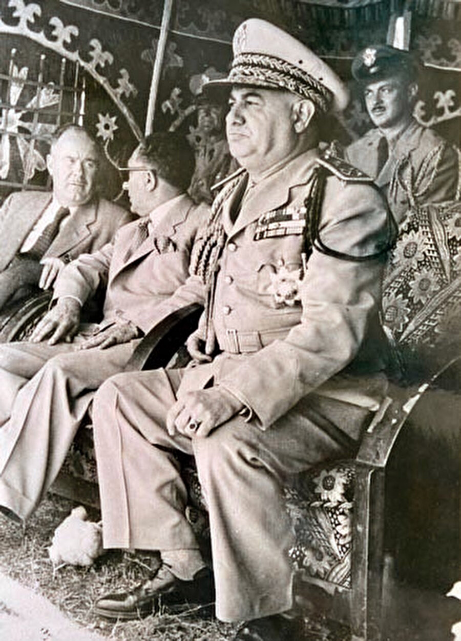 Suriye Cumhurbaşkanɪ Mareşal Hasan Hüsnü Zaim, 1949.