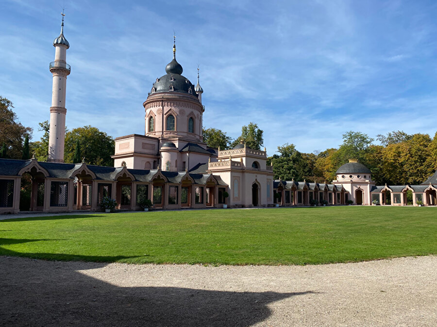 Schwetzingen Camii önden görünüş.