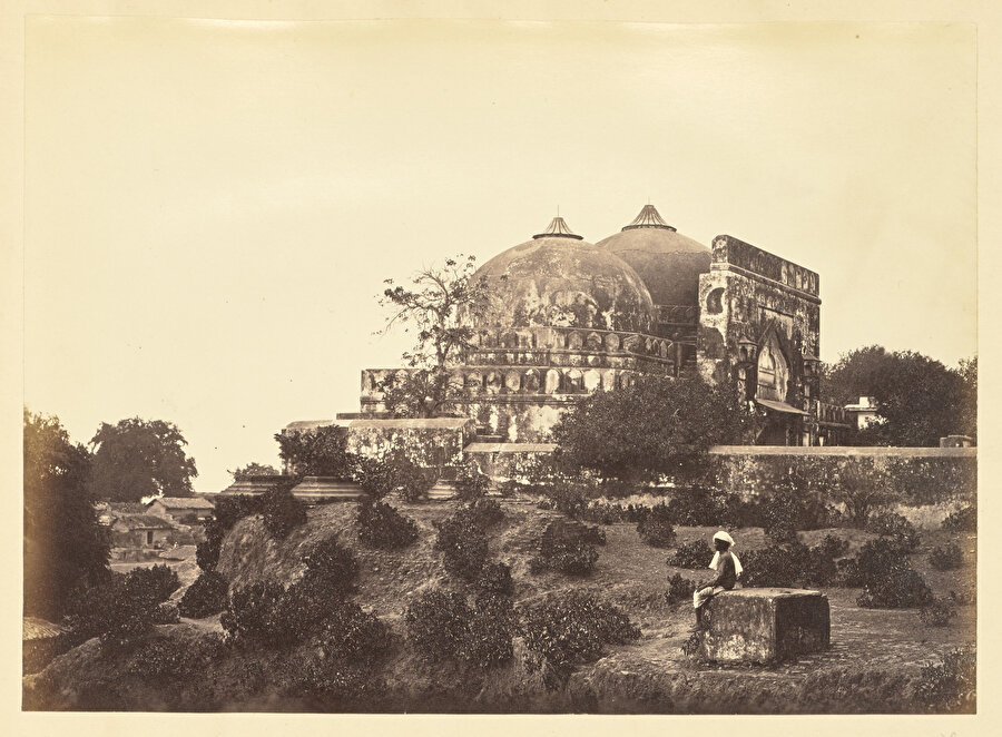 Babri Camii'nin 19. yüzyıldan bir fotoğrafı.