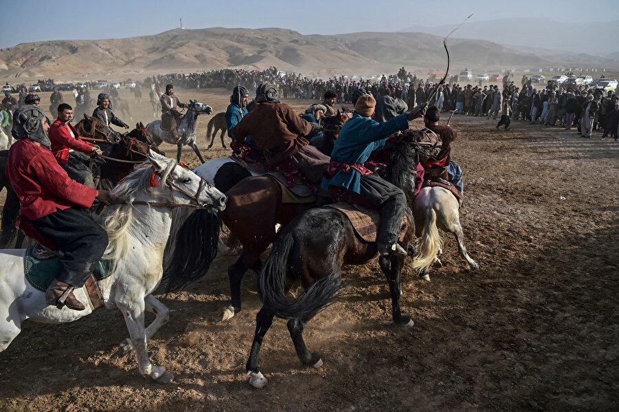 Afganlar, buzkaşide kullandıkları atların çoğunu Kazakistan ve Kırgızistan'dan satın alıyor.