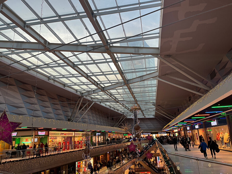 Buyaka Alışveriş Merkezi, iç mekân. Fotoğraf: Uluç Algan