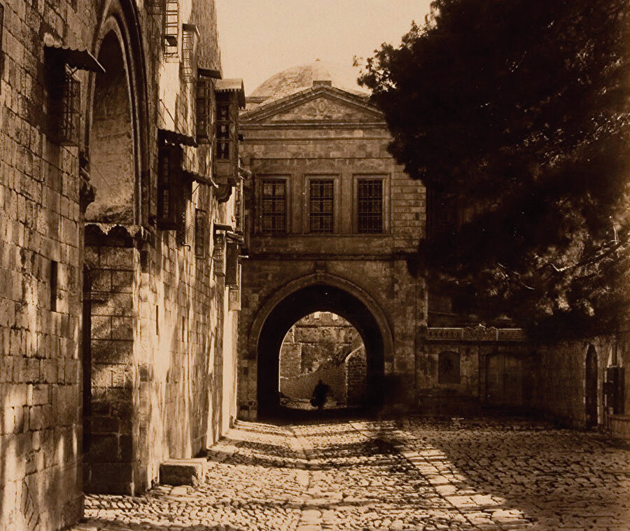 Kudüs’ün terk edildiği 1917 yılı sonuna kadar Osmanlı Devleti tüm kurumlarıyla vazifesini hakkıyla yerine getirmeye çalışmıştır.