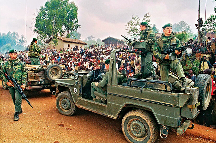 Tutsi sivillerin topluca gözaltına alınarak bin bir türlü kötülüğe maruz kaldıktan sonra hunharca katledilmesi nitekim bir organizasyon işiydi ve Munyemana da bu kötülüğün organizatörlerinden biriydi.