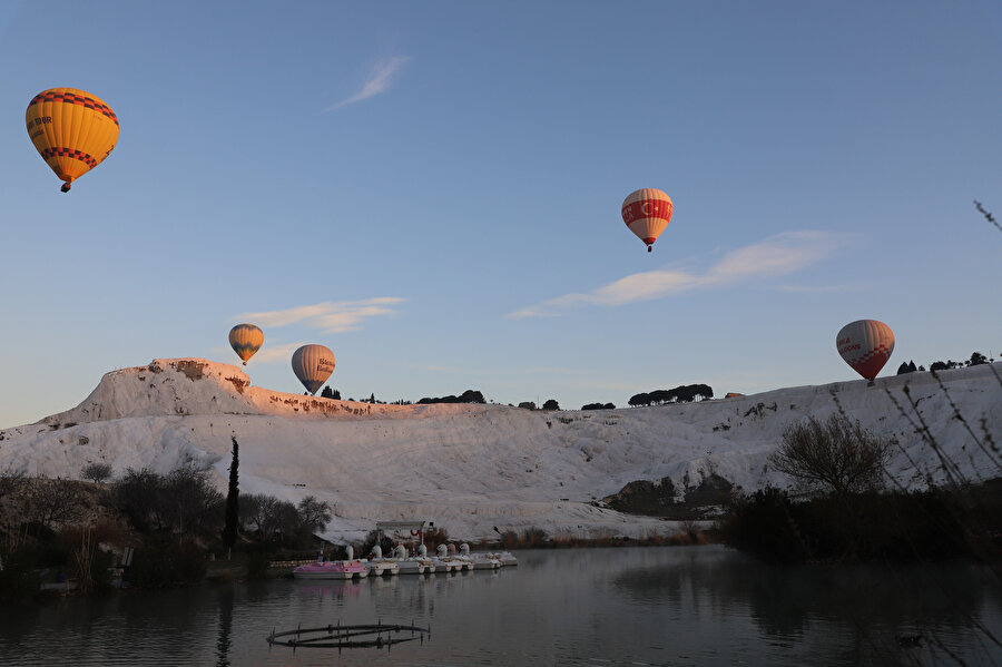Köse, Pamukkale'nin Türkiye'nin büyük 2. balon uçuş sahası olduğunu sözlerine ekledi.