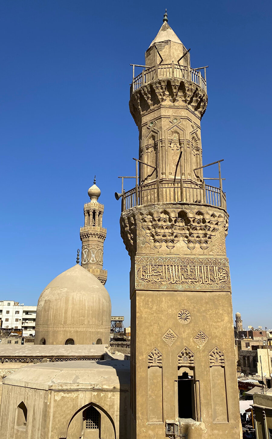 Kalavûn Külliyesi’nin minaresi.