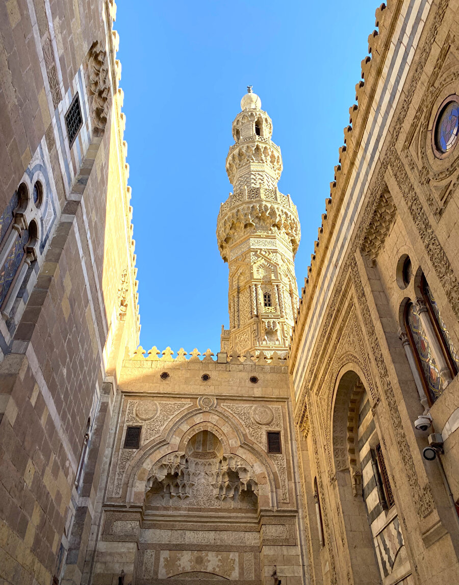 El-Ezher Camii’nin minaresi.
