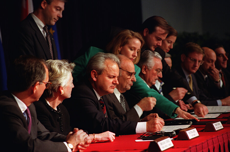 1995 Dayton Barış Antlaşması, Bosna Hersek'te savaşı sonlandıran anlaşma olarak biliniyor.