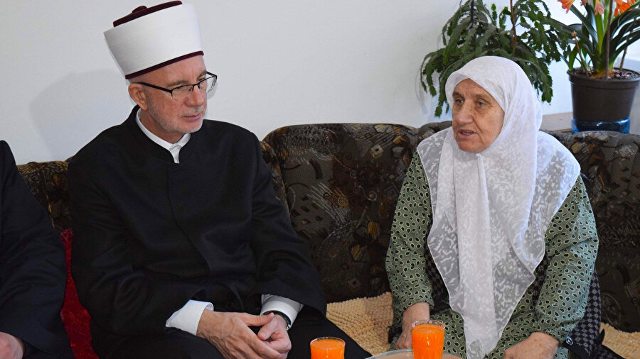 Tuzla Müftüsü Dr. Vahid-ef. Fazloviç de şehit annesi Zumra Teyzeyi ziyaret etmişti.