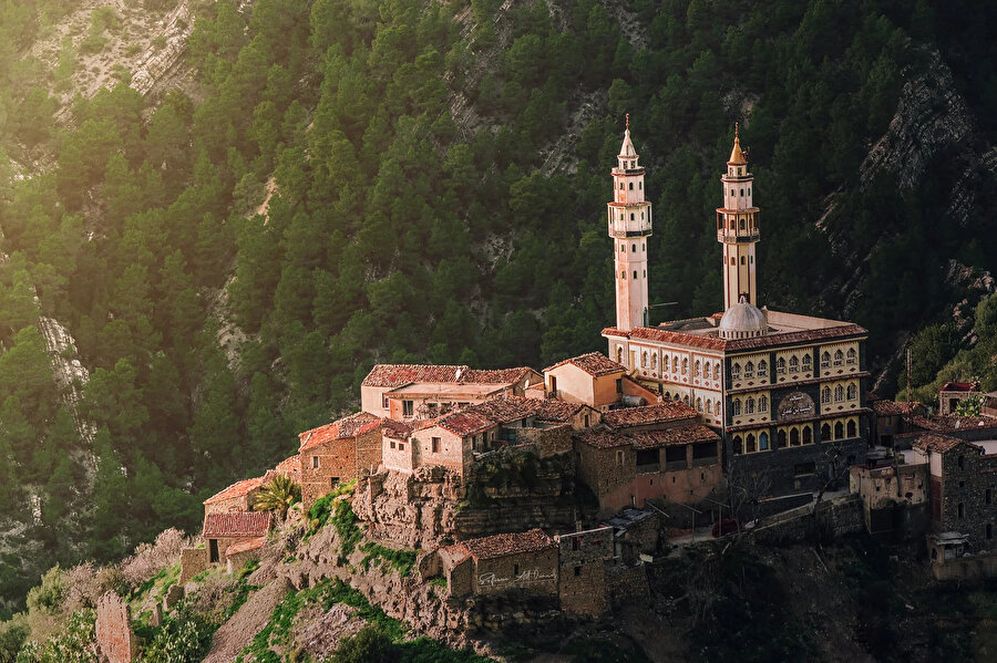 Cezayir'de bir Osmanlı kasabası: Burc Zemmûra