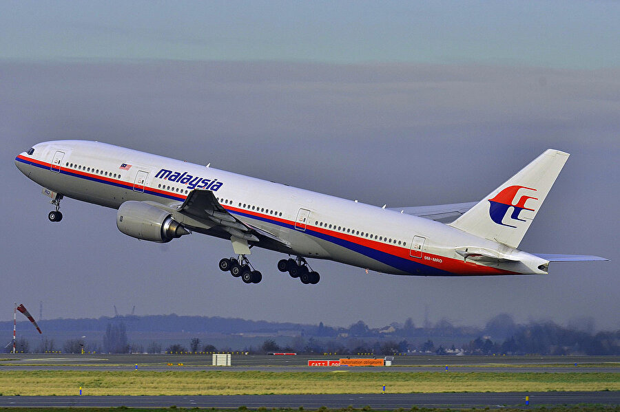 Pekin uçuşunda kaybolan Malezya Havayolları'na ait Boeing 777-200 tipi uçak, 64 metre uzunluğunda ve yetkili otoritereler de dahil birçok kişi bu kadar büyük bir uçağın nasıl kaybolduğunu anlamakta zorlanıyor.