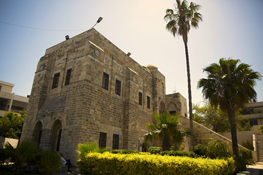 Paşa Sarayı, Gazze’deki İslâm medeniyetlerinden kalan tek saray modeli olarak İslâm mimarisinin karakterini temsil ediyordu.
