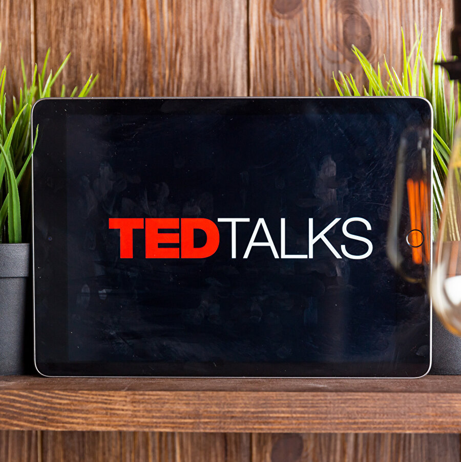 TED Talks ile merakınızı besleyebilir ve dünyanızı genişletebilirsiniz. 