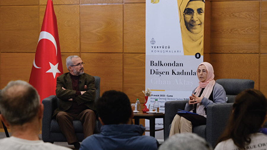  “Balkondan Düşen Kadınlar” başlıklı bir konuşma.