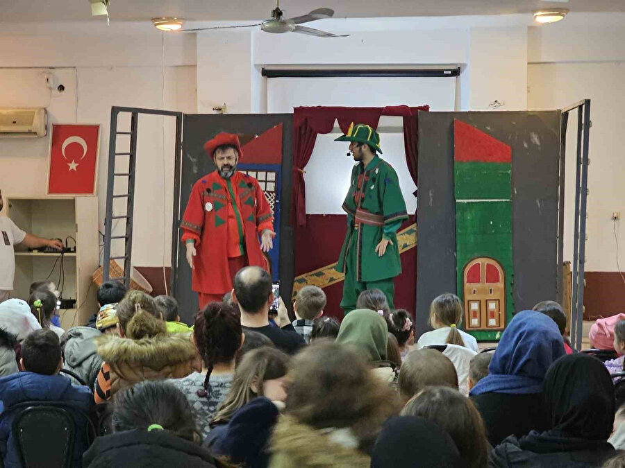 ​Karagöz ve Hacivat nasıl çıktı?