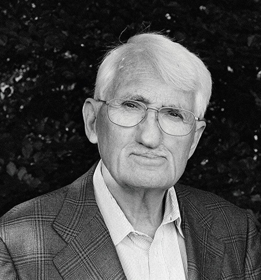 Jürgen Habermas.