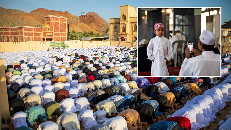 Dünyanın çeşitli bölgelerinde bayram namazı kılındı