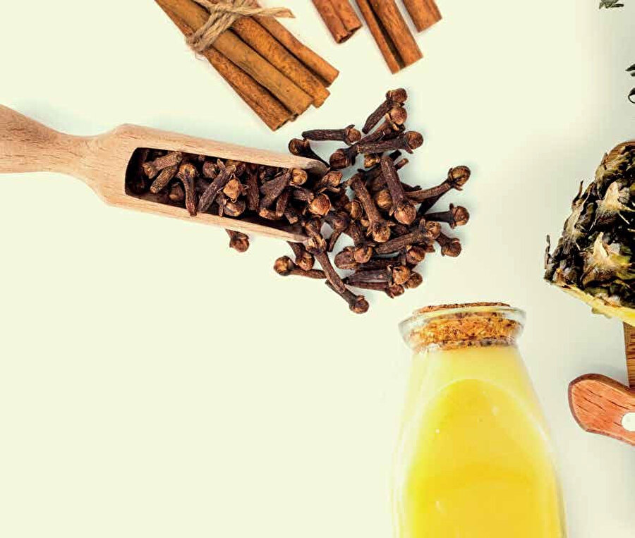 ​Karanfili ananas içeceği
