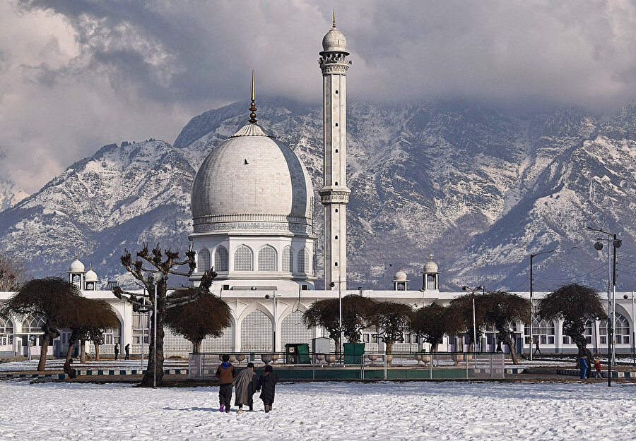 Hazratbal Camii.