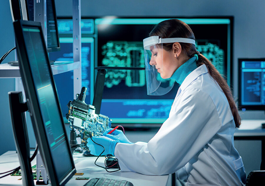 Daha küçük aralıklı çip üretmenin tekniği fizik-optik biliminde saklı.