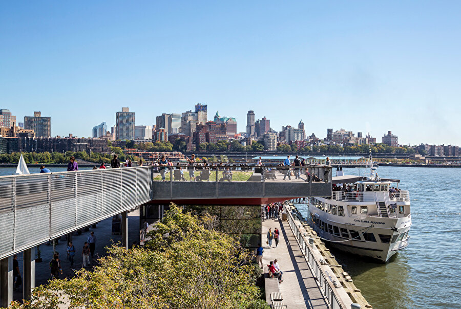 East River Sahili.