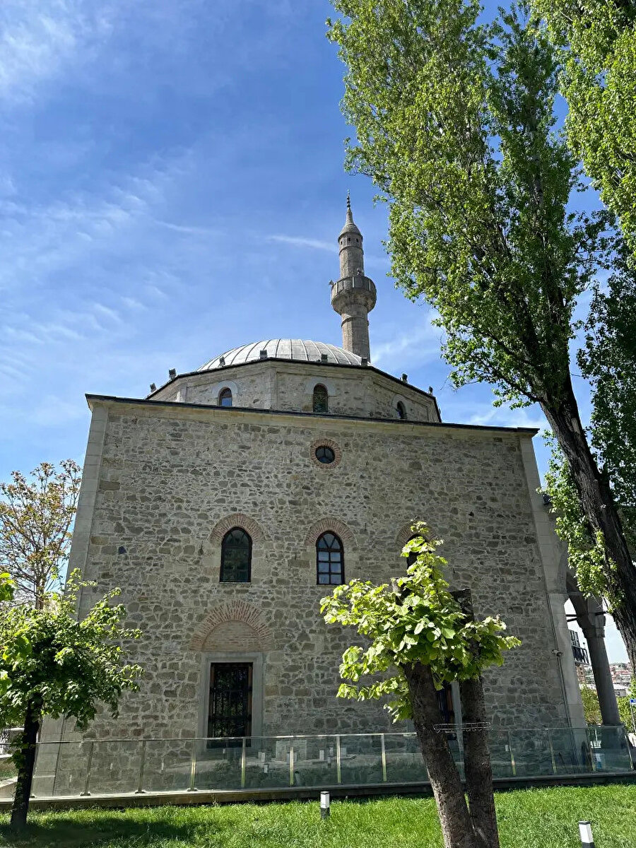 Çarşı (Murad) Camii.