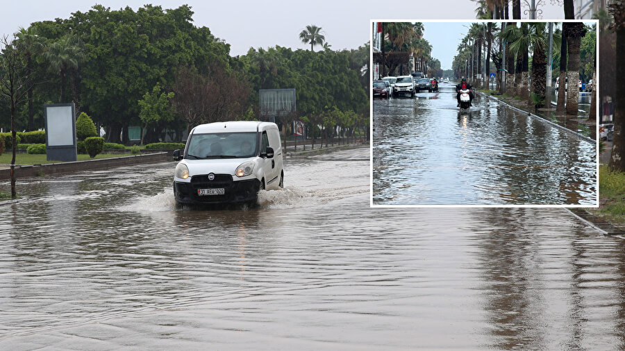 Hatay'ın İskenderun ilçesinde sağanak: Araçlar sular altında kaldı