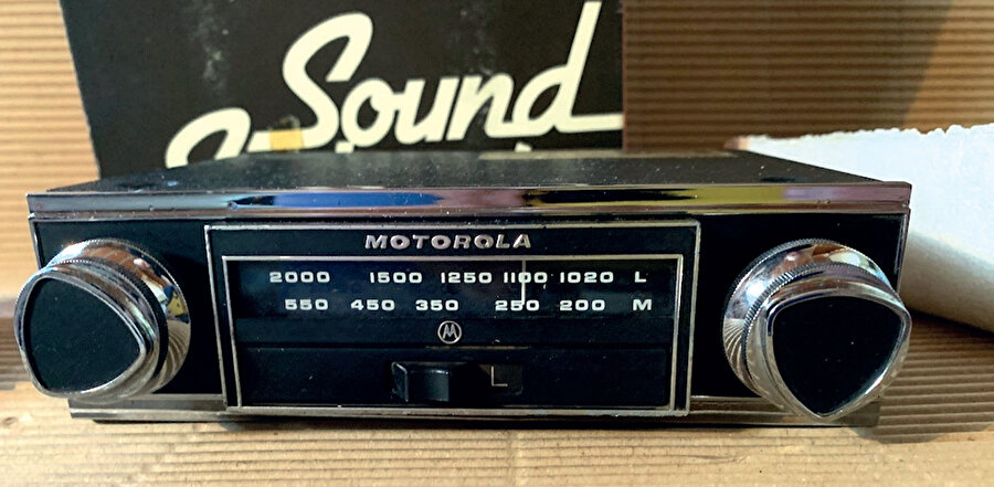 Motorola, kurulduğu ilk yıllarda araç radyoları üretiyordu.