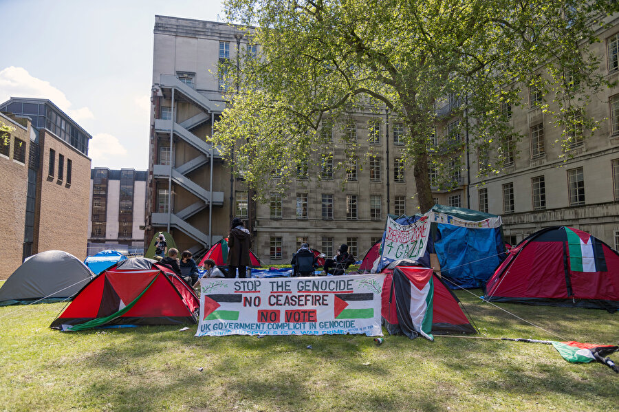 Londra SOAS Üniversitesi'nde Filistin'e destek gösterisi