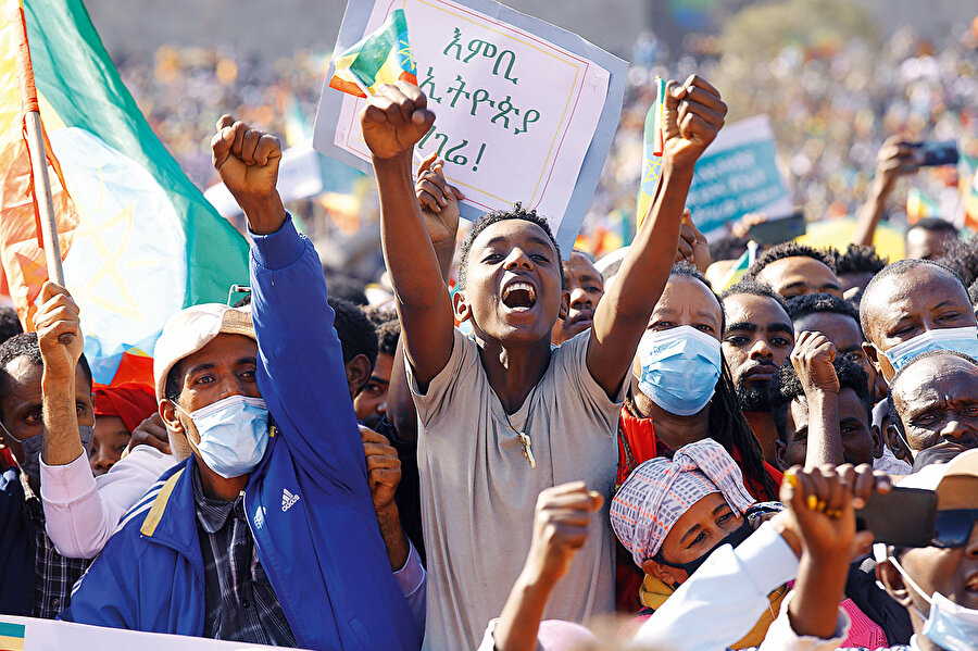 İtalyanlar 1941’de ikinci kez kaçmak zorunda kaldı. Fakat hiçbir kaçış bu kadar kârlı olmamıştı. Etiyopya’yı terk ettiklerinde, dünya artık ‘İtalyan kahvesi’ diye bir şey olduğuna inanıyor ve İtalya’nın da milyar dolarlık kahve gelirleri için bir kaynağı oluyordu.