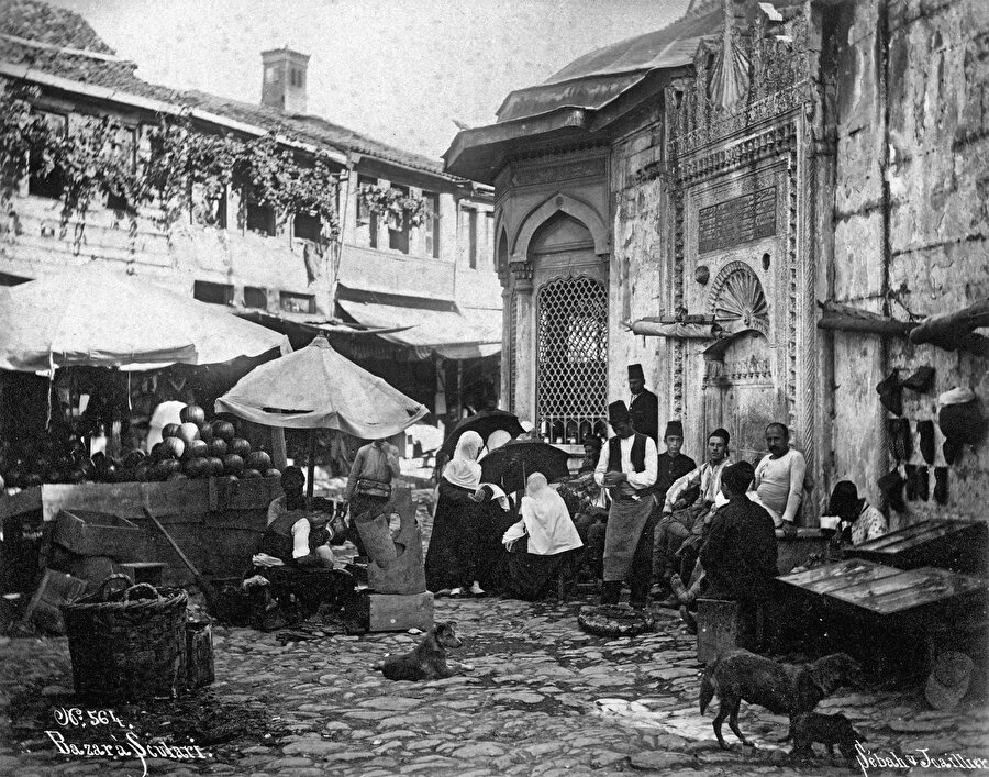Üsküdar'da pazar yeri 1880.