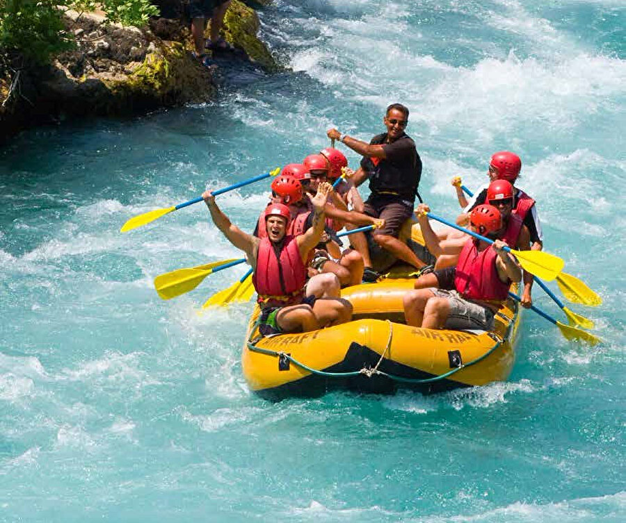 Beyaz köpükler arasında dört harika parkur.