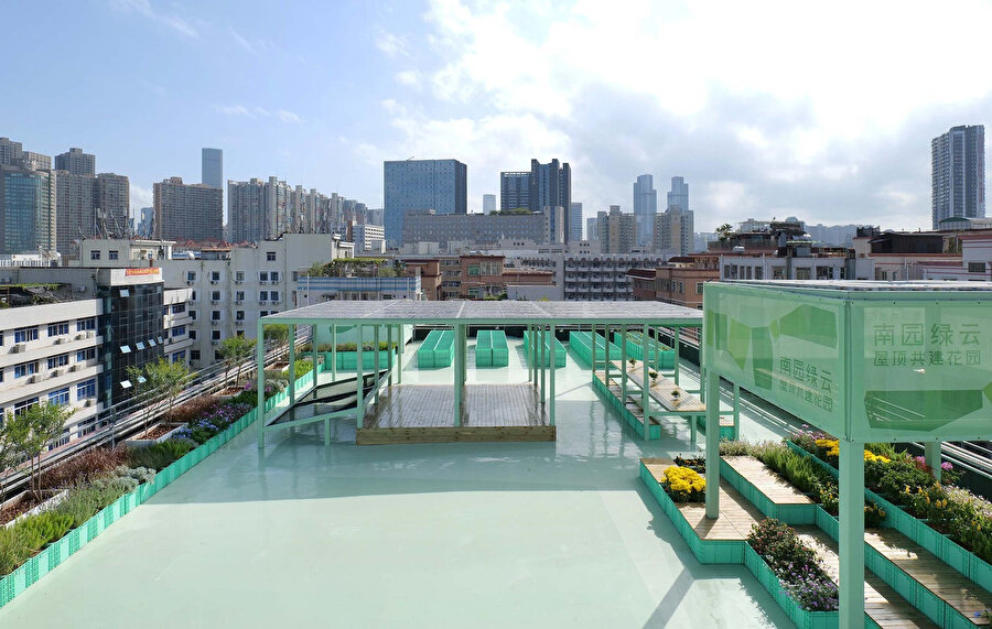 Mimarlar, şehirdeki çatılarda nasıl rahatlatıcı bir alan oluşturabilecekleri üzerine çözüm arıyor.