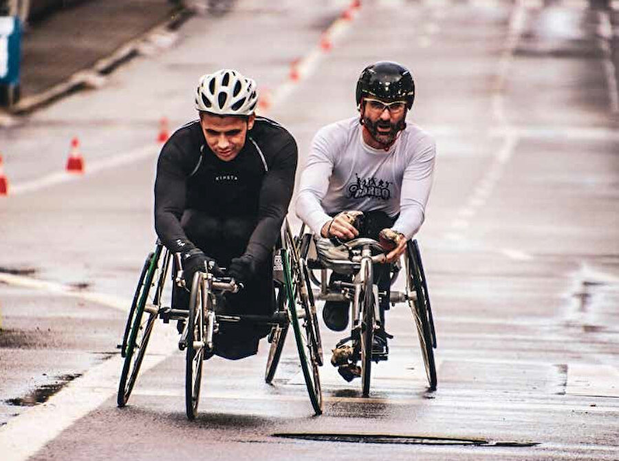 Sportif çekimlerde fotoğrafın bulanık değil net ve keskin olması, hareketin ise en iyi şekilde dondurulabilmiş olması önem arz ediyor. 